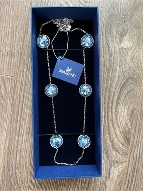 BNIB Swarovski periwinkle blue crystal necklace